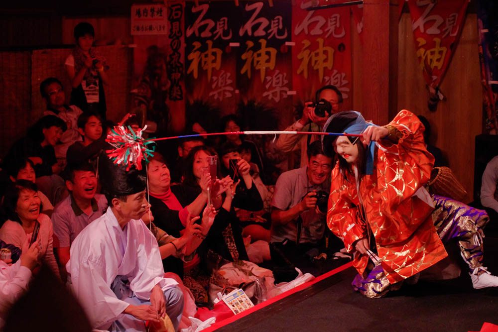 三宮神社定期公演