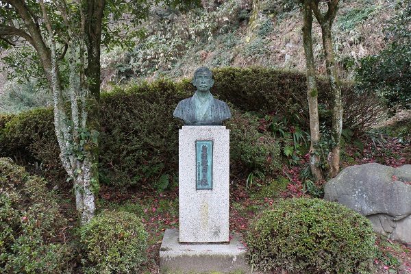 島村抱月生誕の森公園の銅像