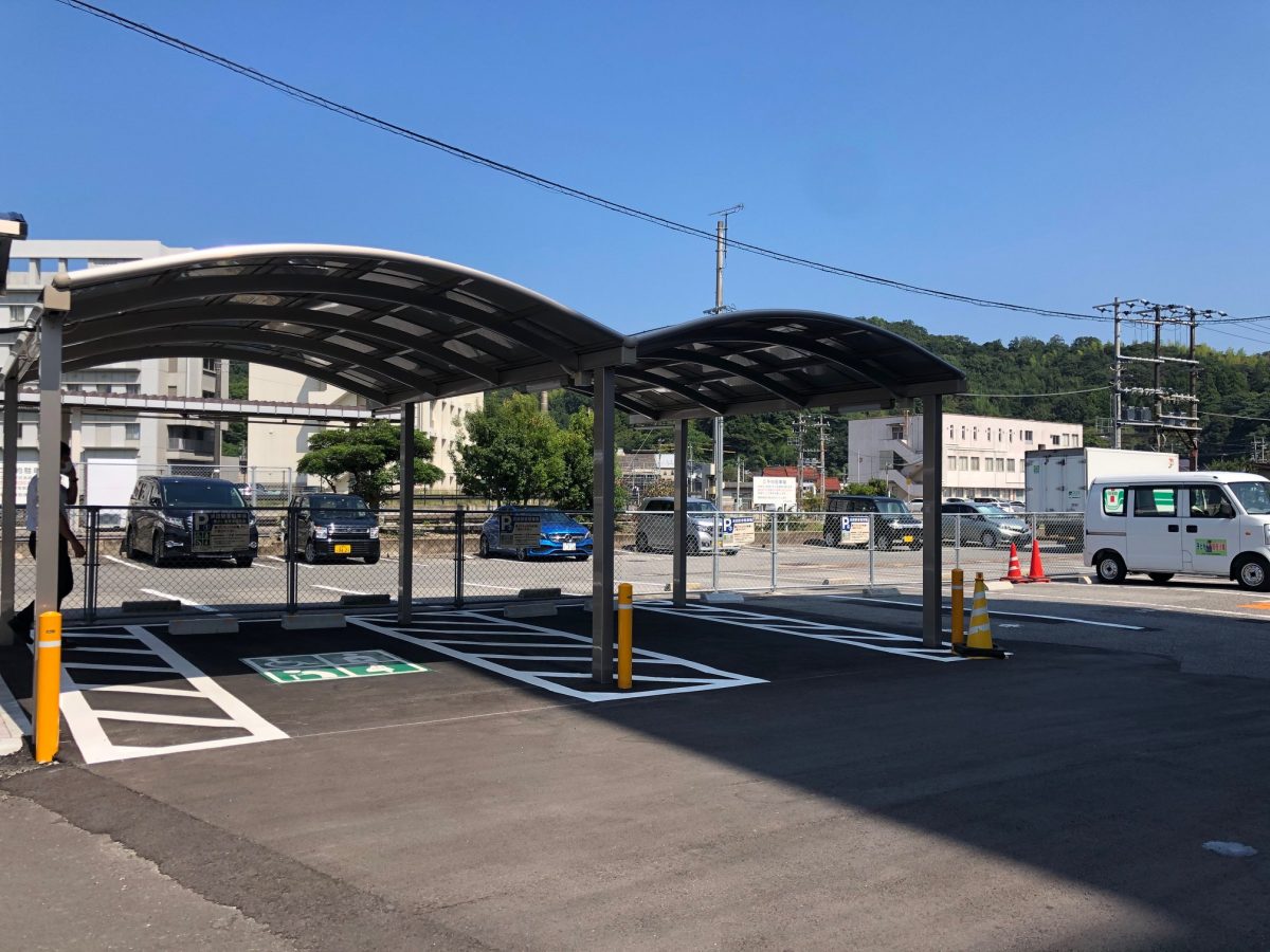 浜田駅舎駐車場